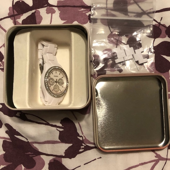 White Fossil Watch - Picture 6 of 7